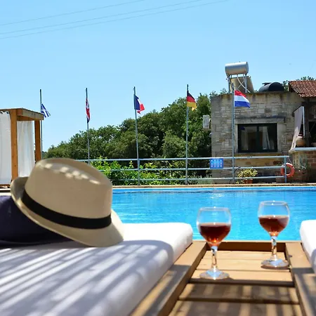 Apartahotel Elianthos