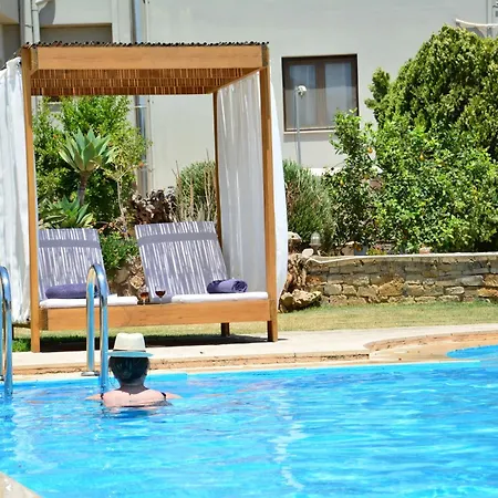 Apartahotel Elianthos 3*